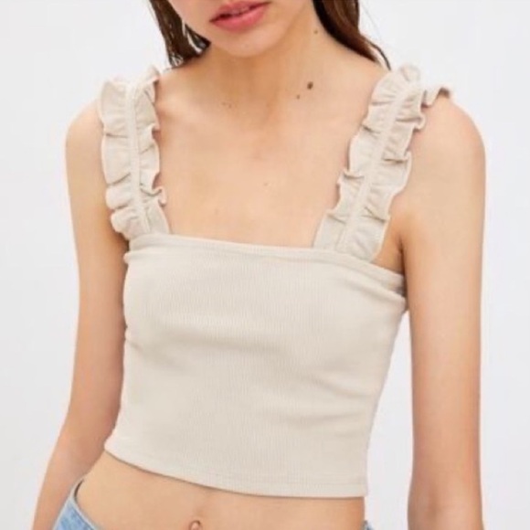 Tops - Zara Ruffled Cream Crop Top Small